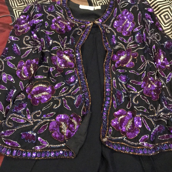 2 piece women’s jacket and pants suit - Picture 3 of 4